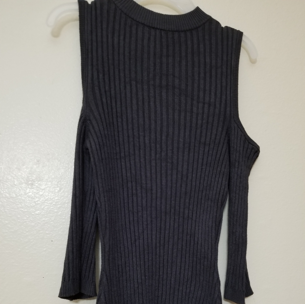 Sweater - Picture 2 of 4